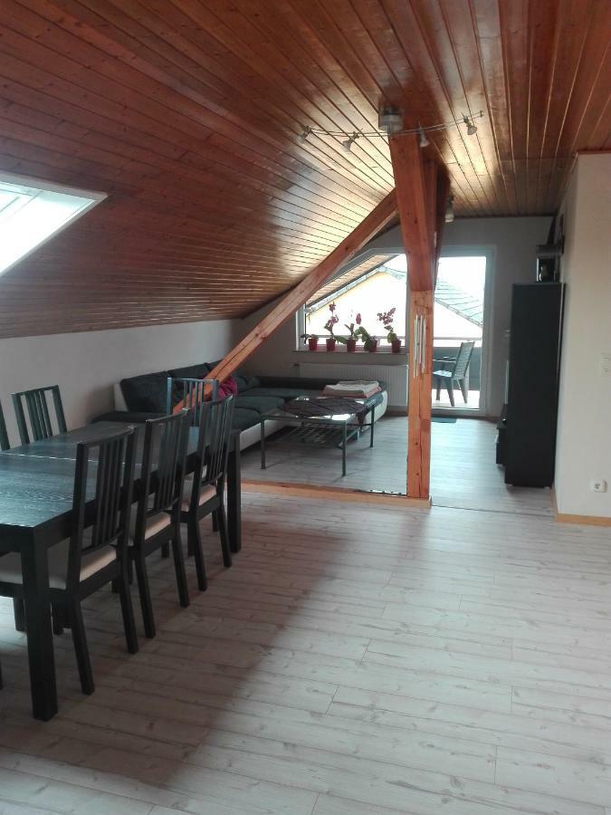 Obere Ferienwohnung Asshoff Zwischen Odenwald, Taubertal Und Bauland Berolzheim Esterno foto