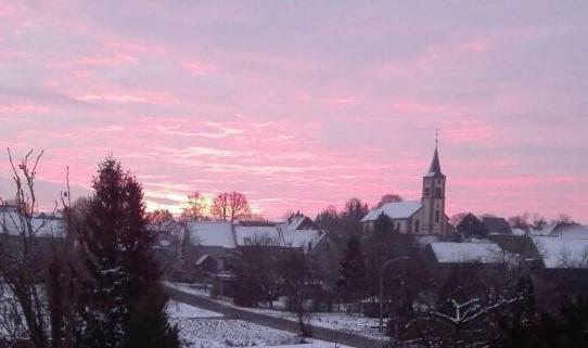 Obere Ferienwohnung Asshoff Zwischen Odenwald, Taubertal Und Bauland Berolzheim Esterno foto